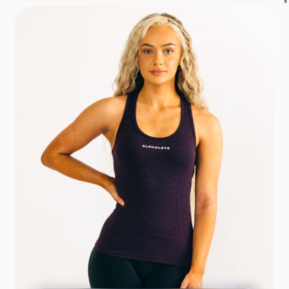 Alphalete seamless tanksx2